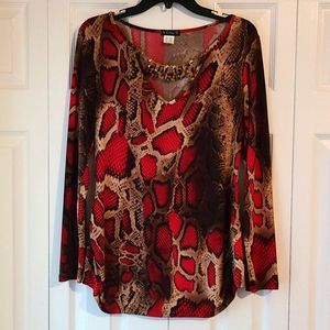 Beautiful women's long-sleeve shirt